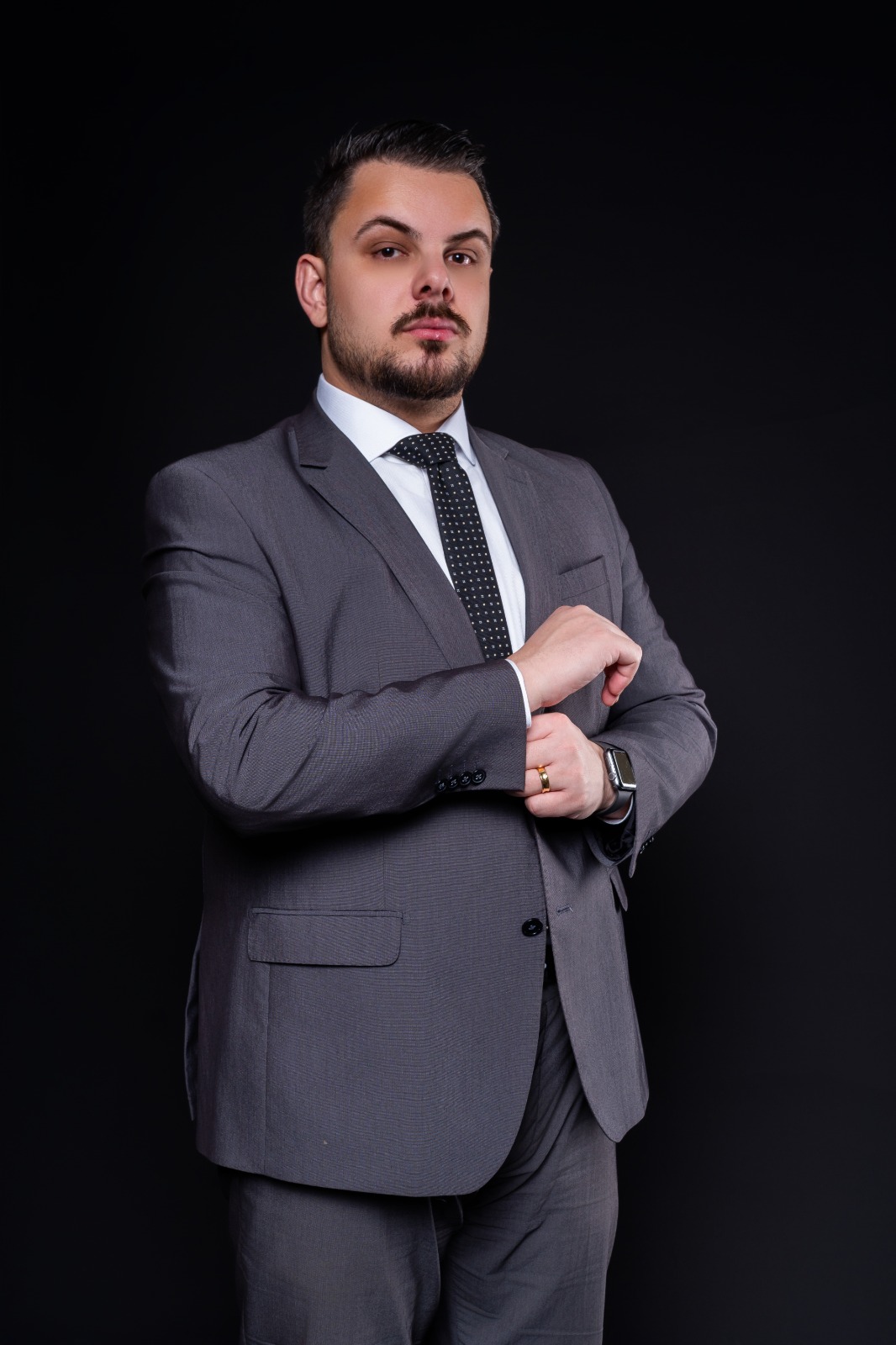 Dr. Guilherme Basso Abulhosem